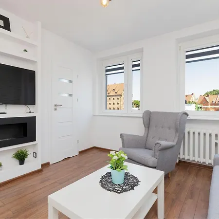 Motlawa Bulvar Z Widokiem Na Motlawe By Renters * Gdansk