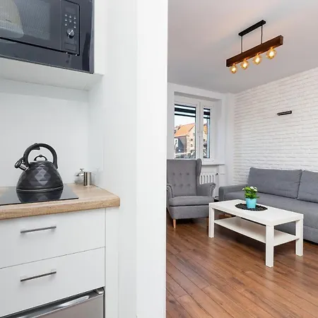 Motlawa Bulvar Z Widokiem Na Motlawe By Renters